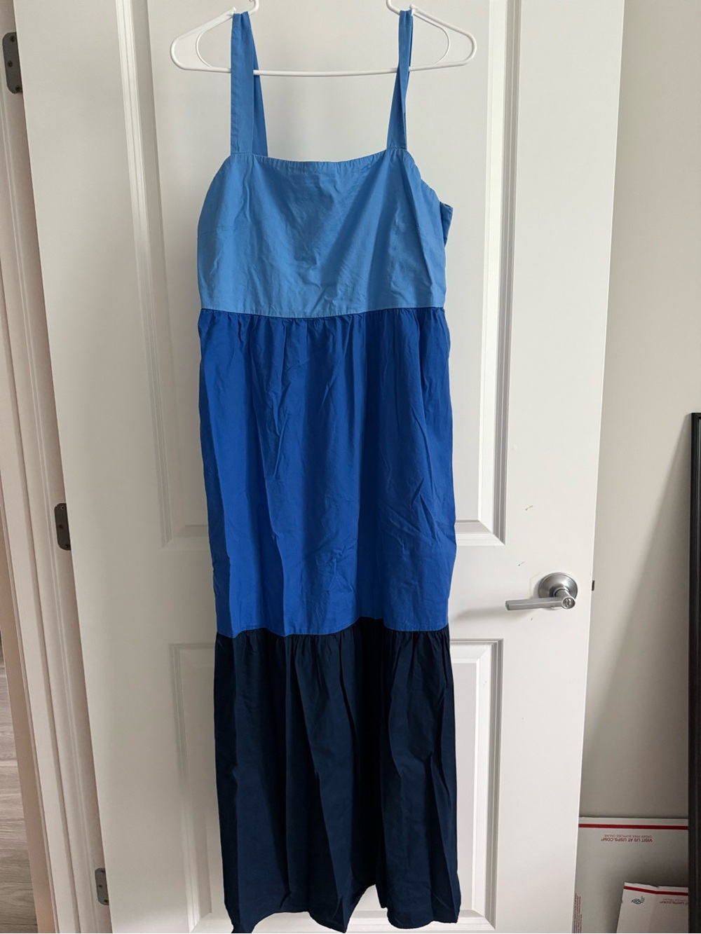 LOFT Beautiful Colorblock Blue Tiered
Maxi Dress, Medium